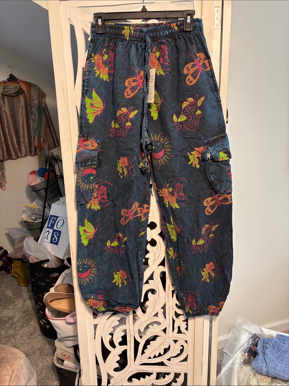 Relaxed Dark Blue Floral & Graphic Cargo Jeans with Elastic Waist